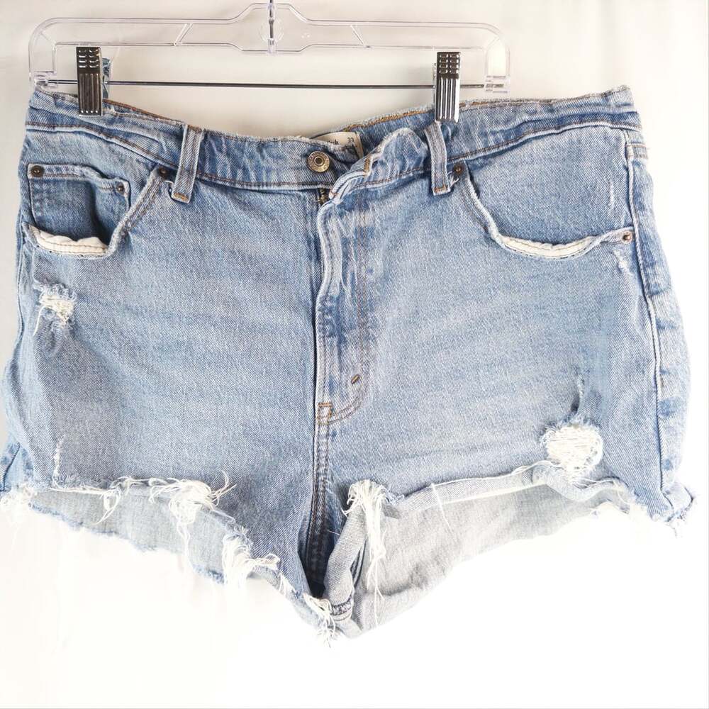 Abercrombie & Fitch The Mom Short High Rise Size 33 Distressed Cut Off Denim